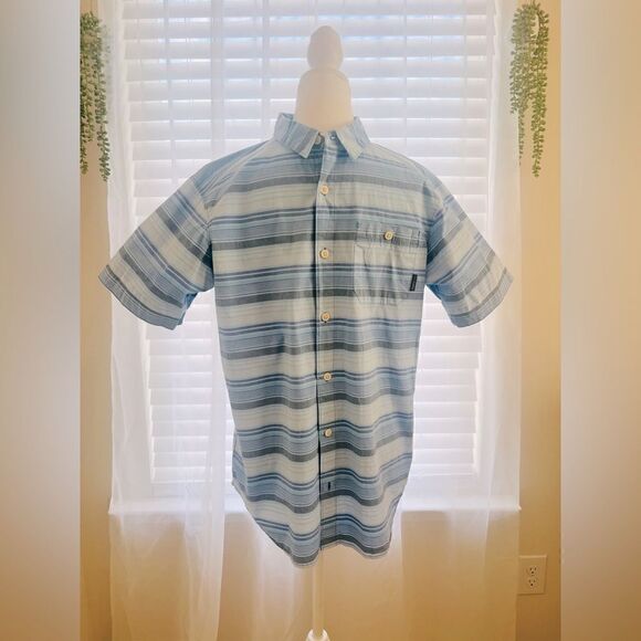 Columbia Men’s plaid button-up (light blue & gray). Size Medium; Regular fit - Picture 2 of 10